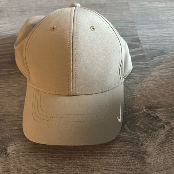 Nike tan hat, never worn. - Picture 1 of 4